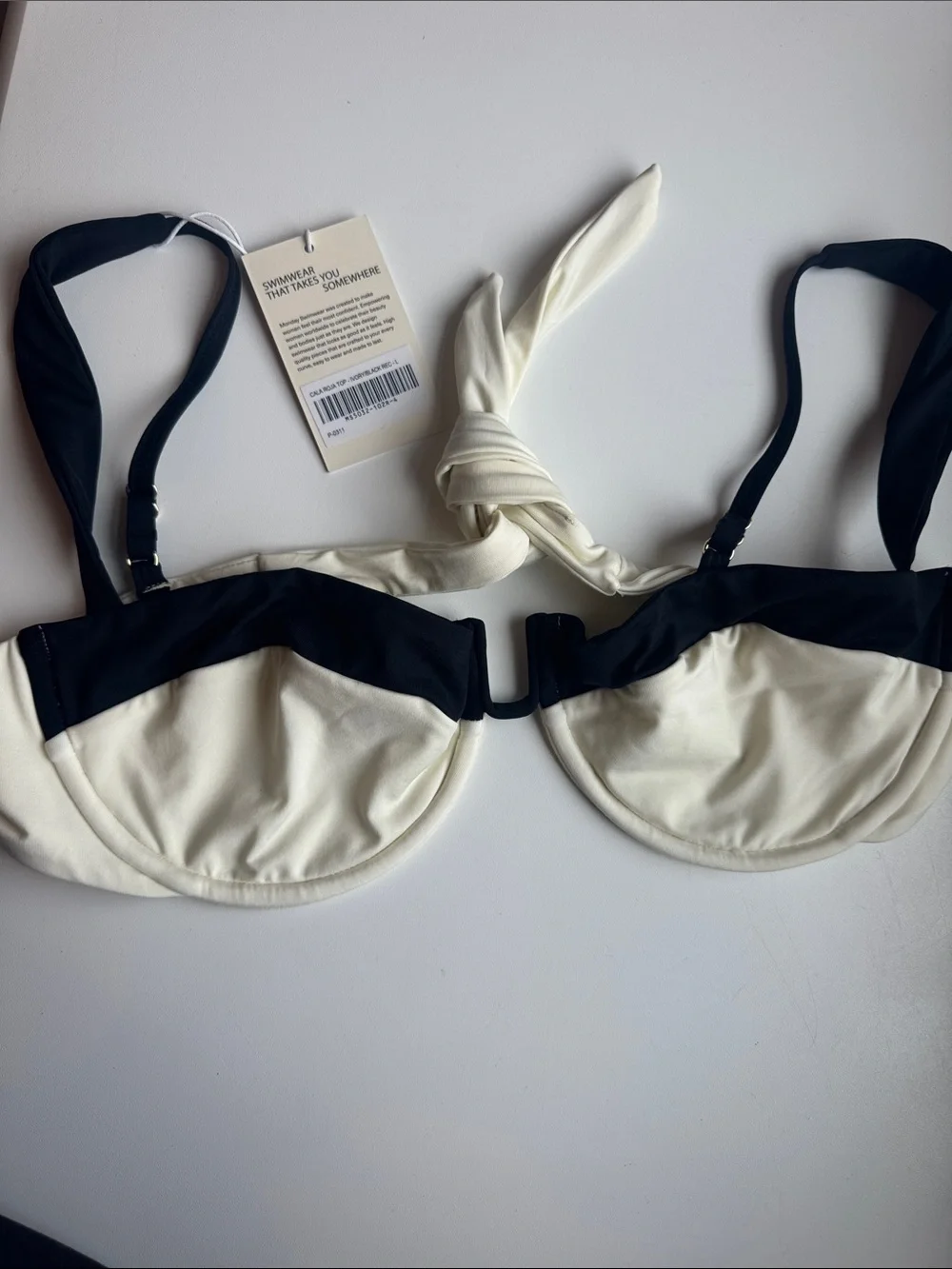 NWT Monday Swimwear Two-Tone Black & Cream Underwire Bikini Top